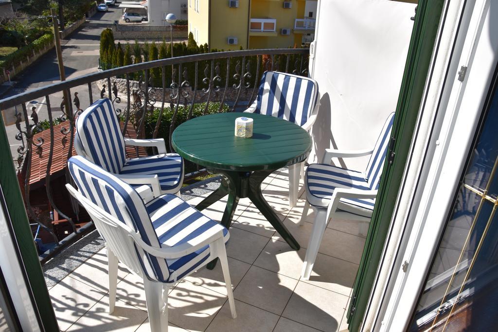 Malinska Center Apartment 외부 사진