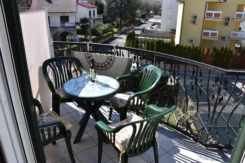 Malinska Center Apartment 외부 사진