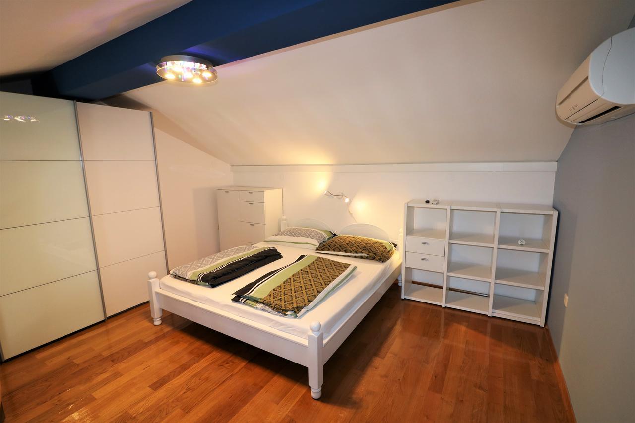 Malinska Center Apartment 외부 사진