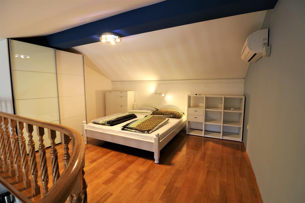 Malinska Center Apartment 외부 사진